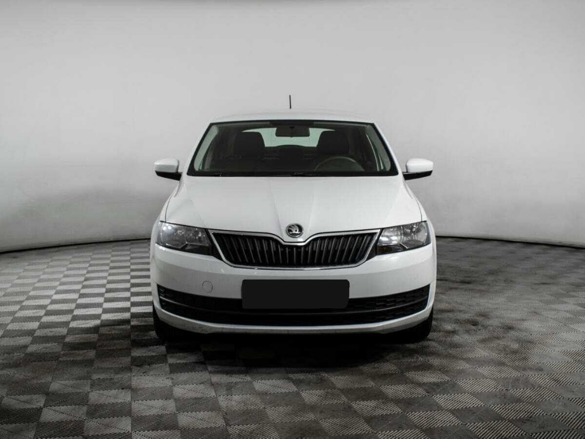 Skoda Rapid с пробегом — 2014 год. Фото: #1