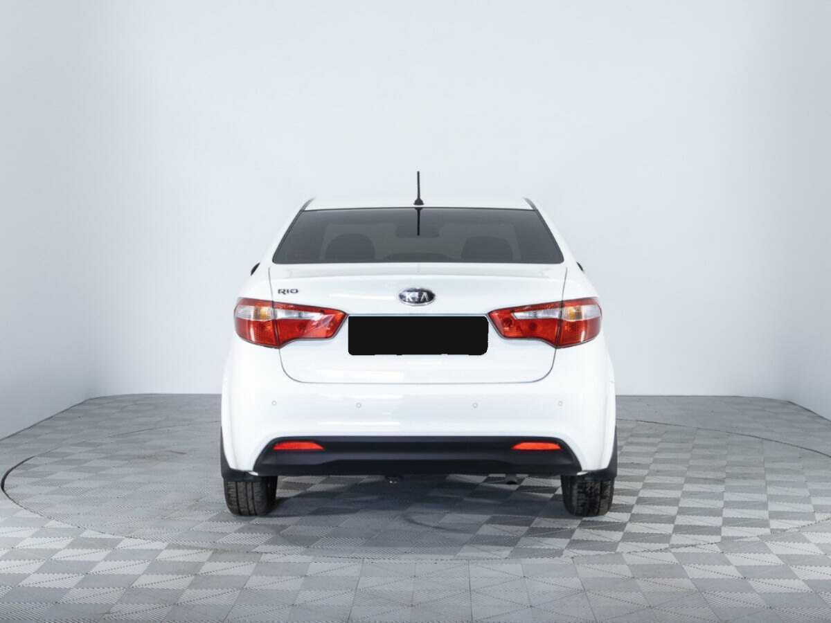 Kia Rio с пробегом — 2012 год. Фото: #5