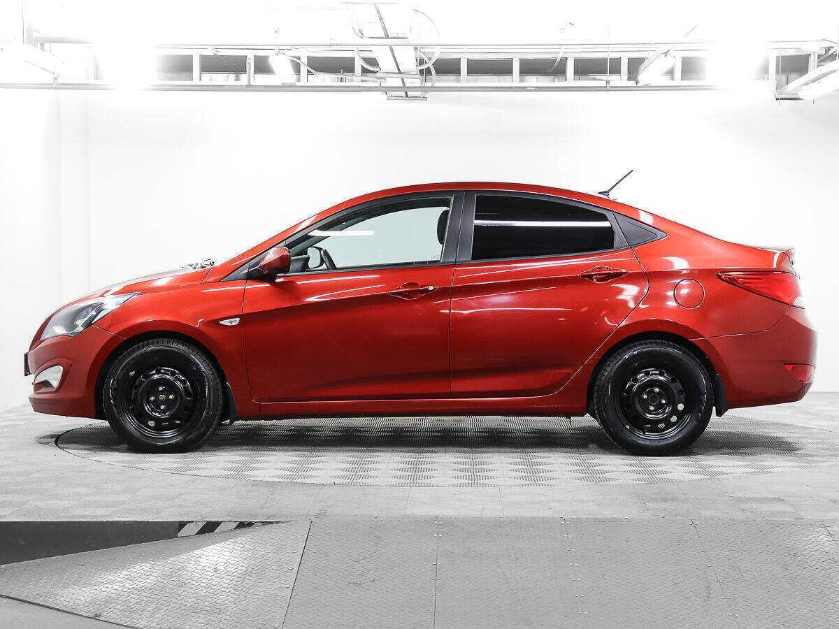 Hyundai Solaris с пробегом — 2014 год. Фото: #7