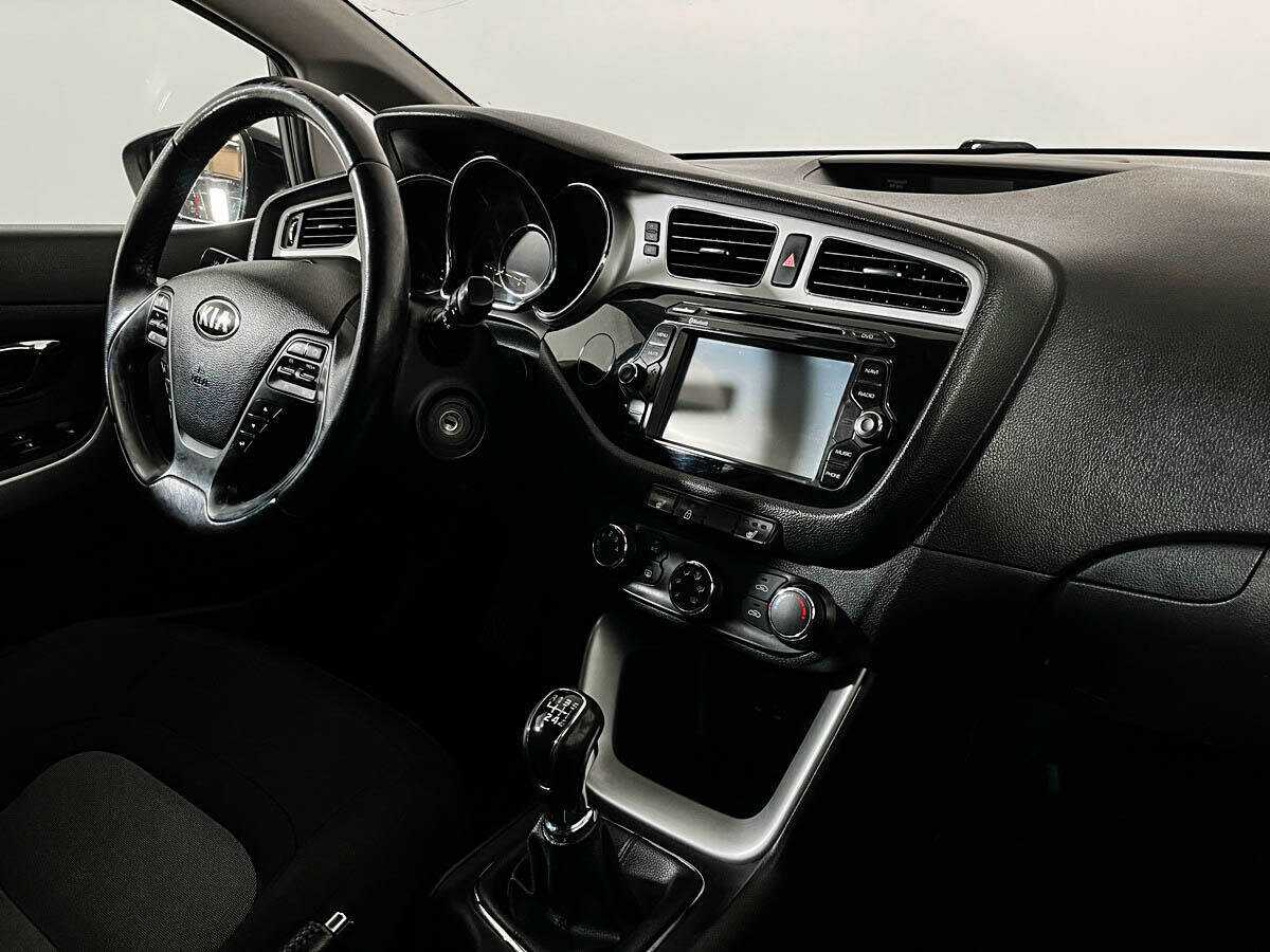 Kia Ceed с пробегом — 2015 год. Фото: #6