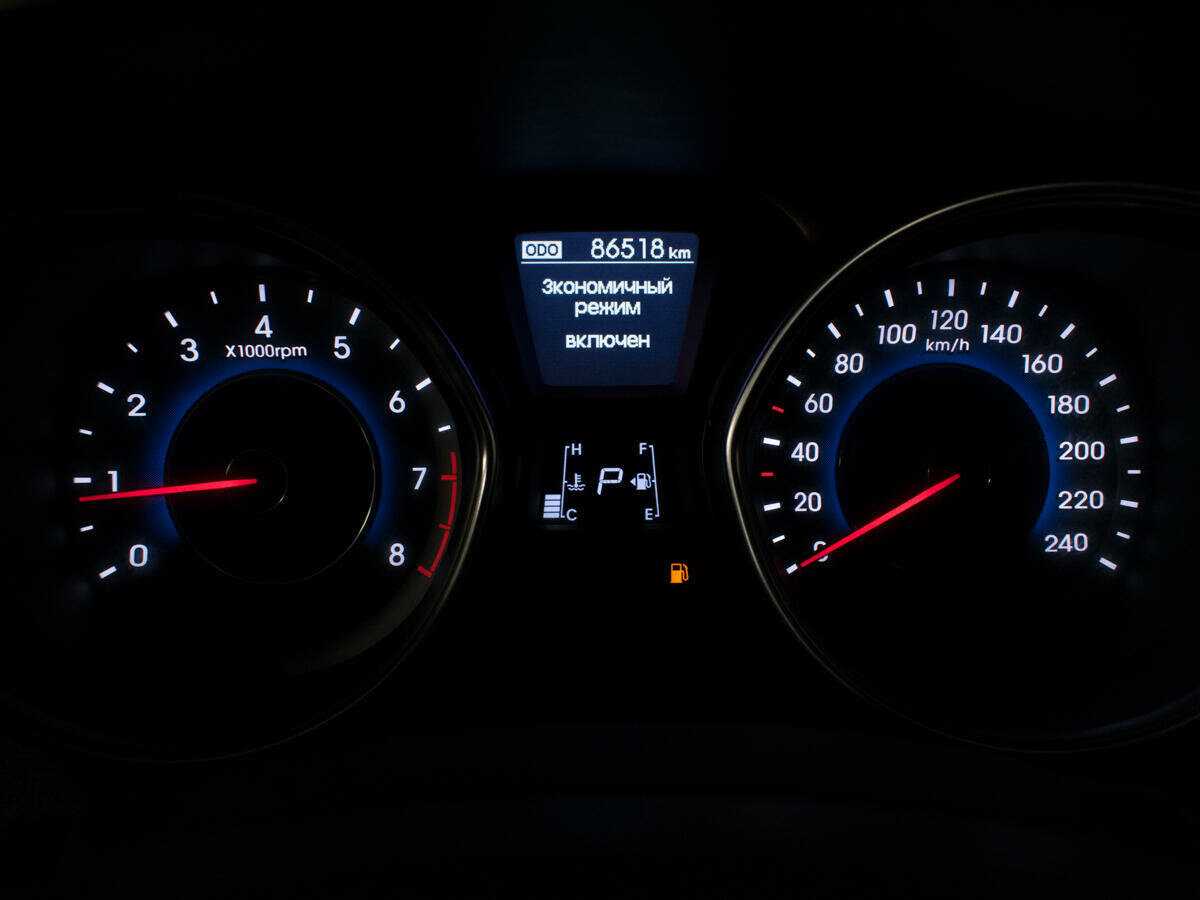 Hyundai Elantra с пробегом — 2013 год. Фото: #10