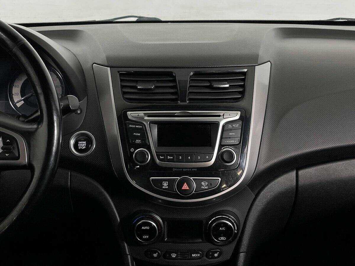 Hyundai Solaris с пробегом — 2014 год. Фото: #9