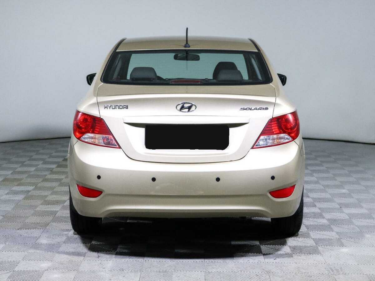 Hyundai Solaris с пробегом — 2013 год. Фото: #4