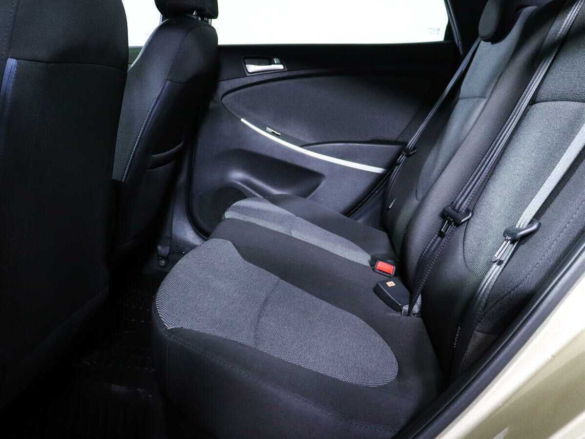 Hyundai Solaris с пробегом — 2013 год. Фото: #8