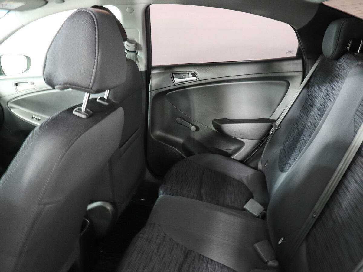 Hyundai Solaris с пробегом — 2016 год. Фото: #11