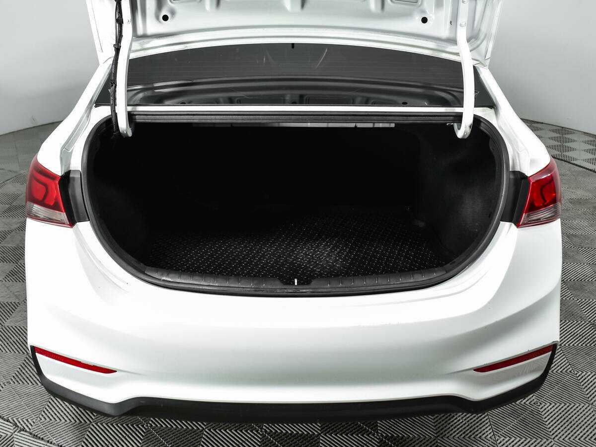 Hyundai Solaris с пробегом — 2017 год. Фото: #12