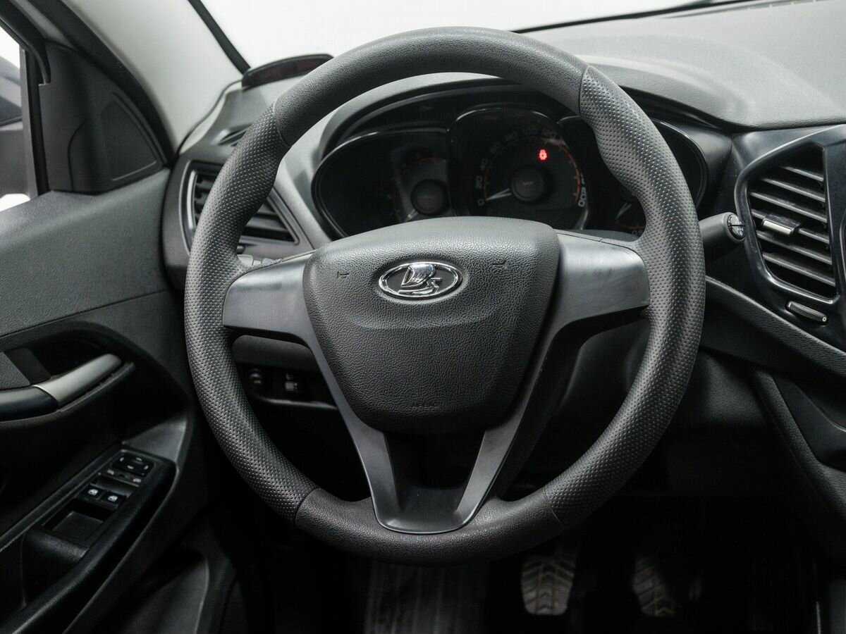 Lada (ВАЗ) Vesta с пробегом — 2019 год. Фото: #11