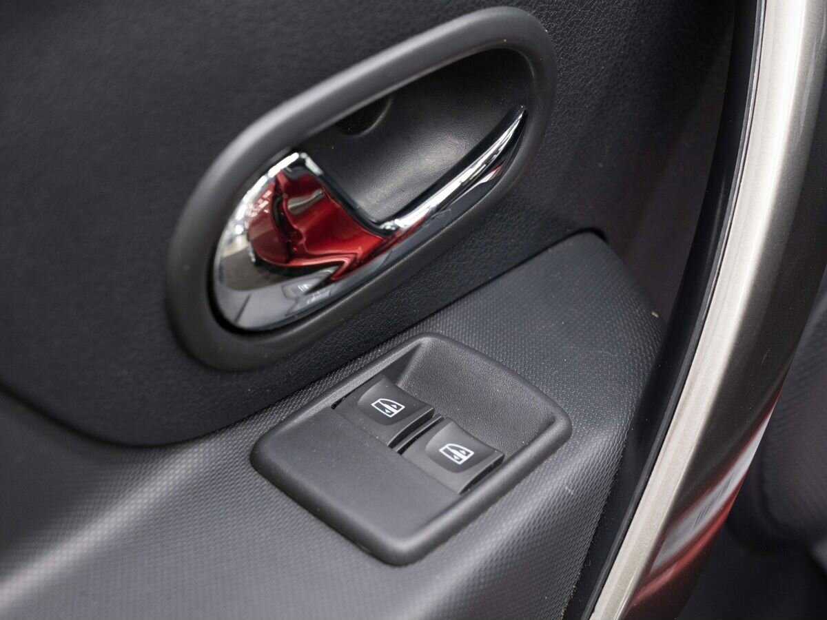 Renault Sandero с пробегом — 2017 год. Фото: #16