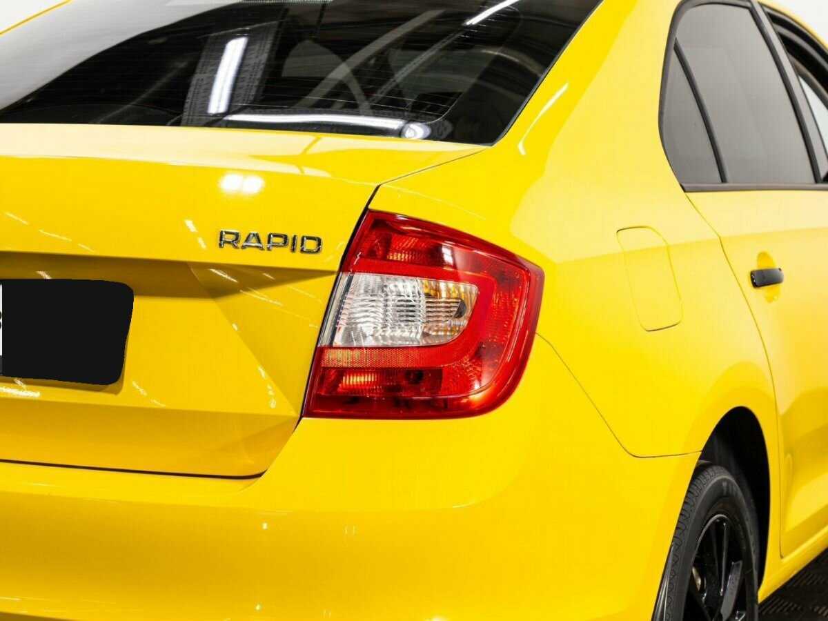 Skoda Rapid с пробегом — 2017 год. Фото: #8