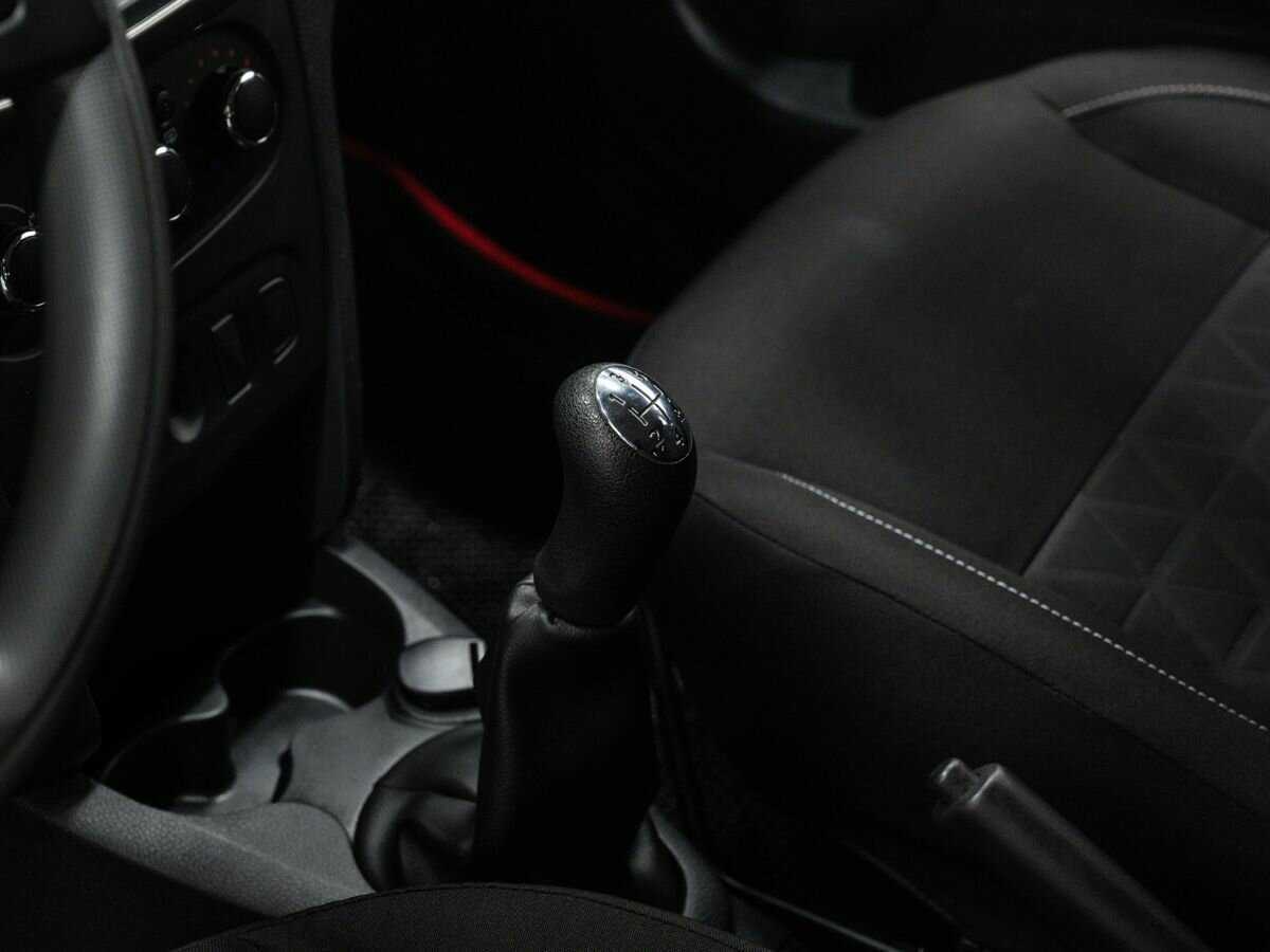 Renault Sandero с пробегом — 2017 год. Фото: #15