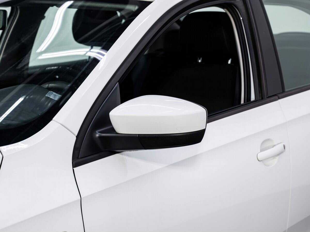 Skoda Rapid с пробегом — 2015 год. Фото: #19