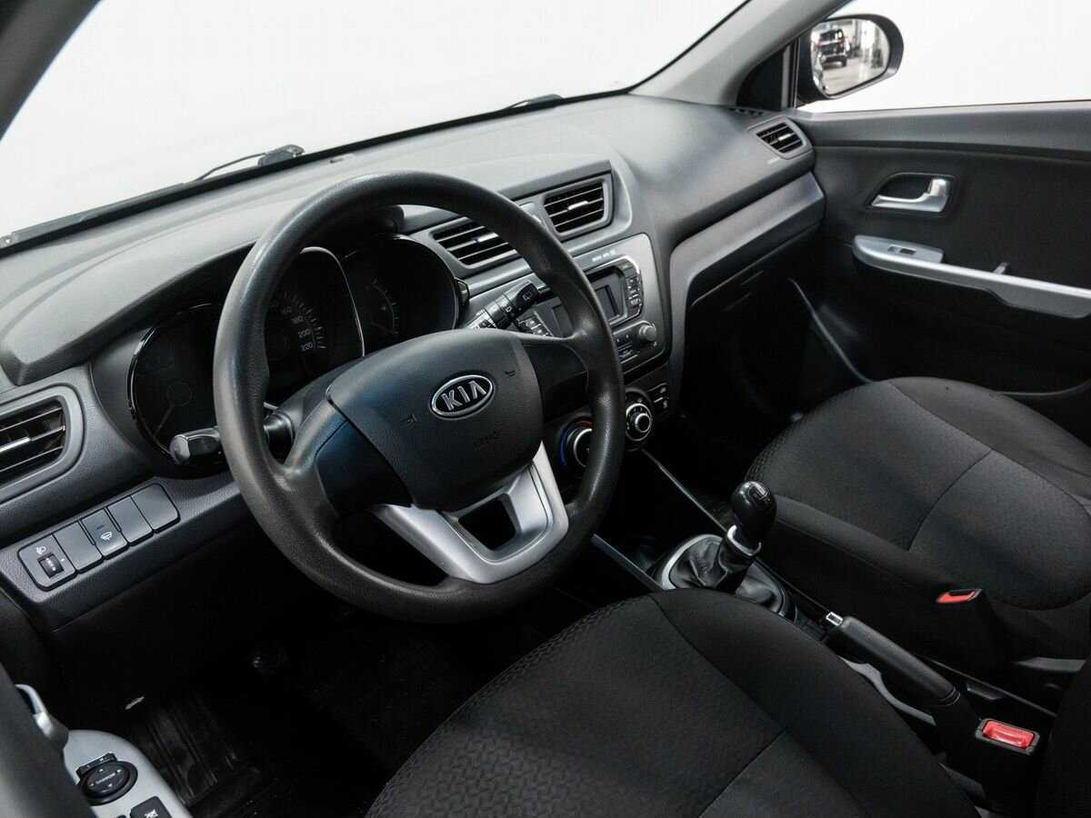 Kia Rio с пробегом — 2012 год. Фото: #9