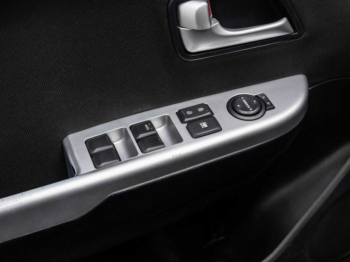 Kia Rio с пробегом — 2012 год. Фото: #11