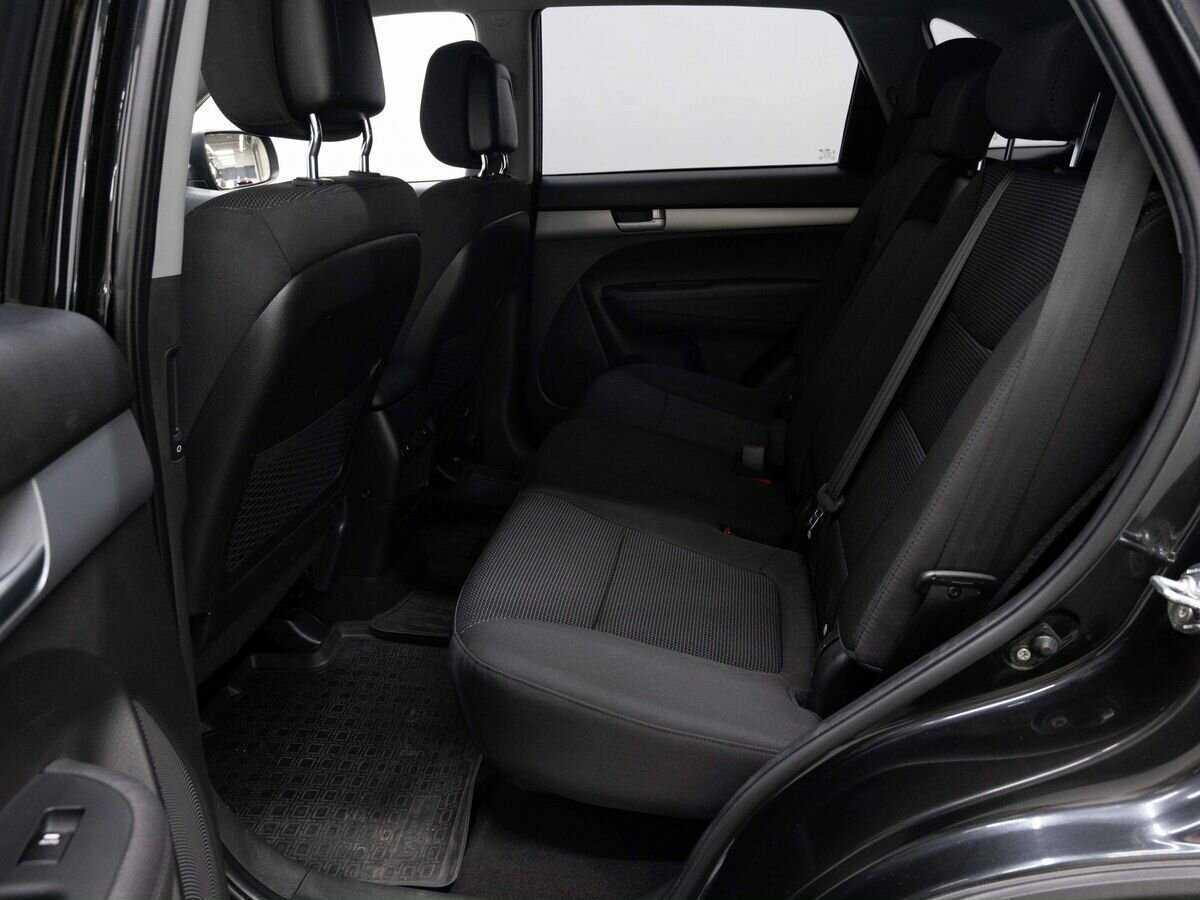 Kia Sorento с пробегом — 2014 год. Фото: #10