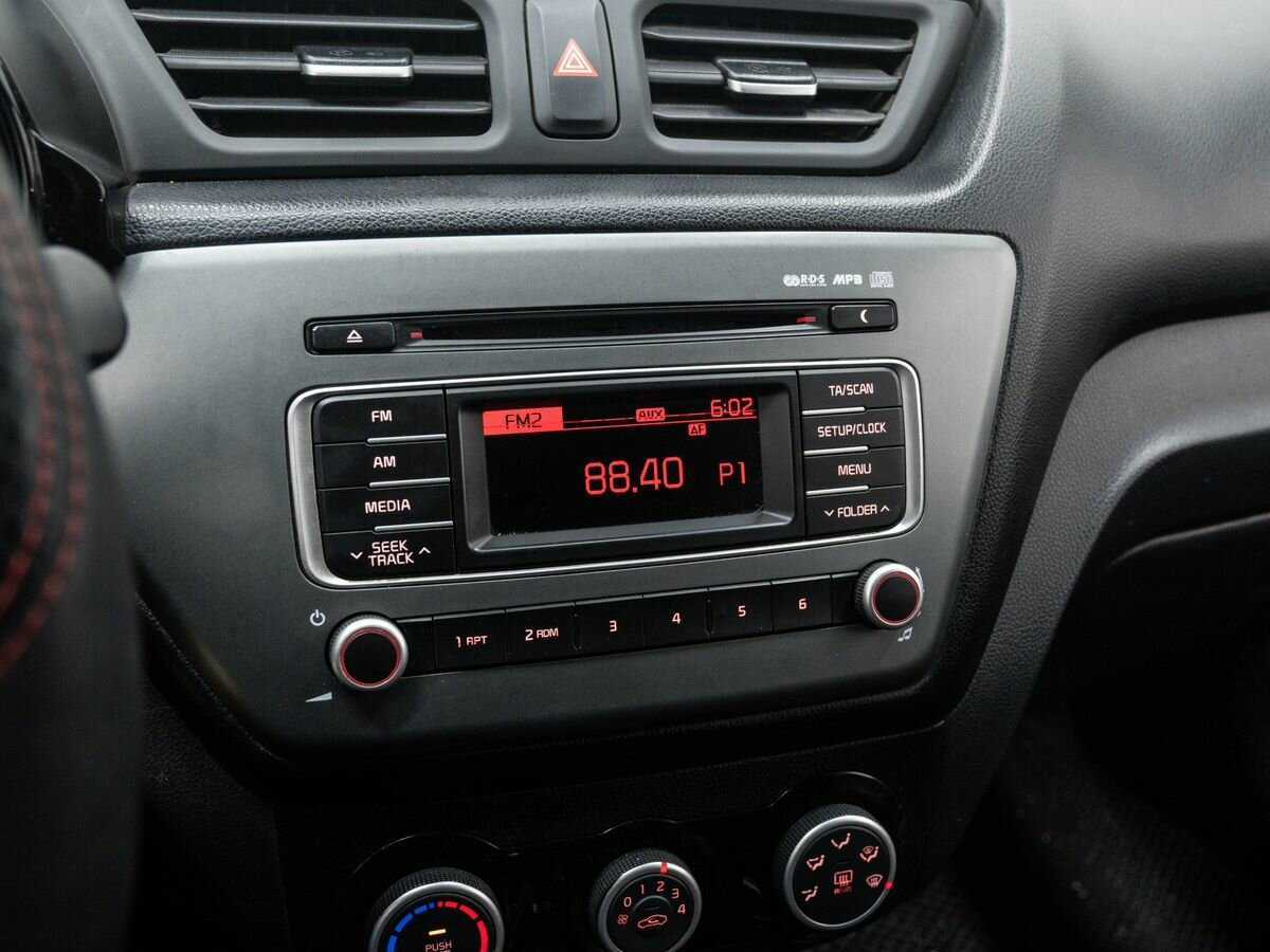 Kia Rio с пробегом — 2015 год. Фото: #20