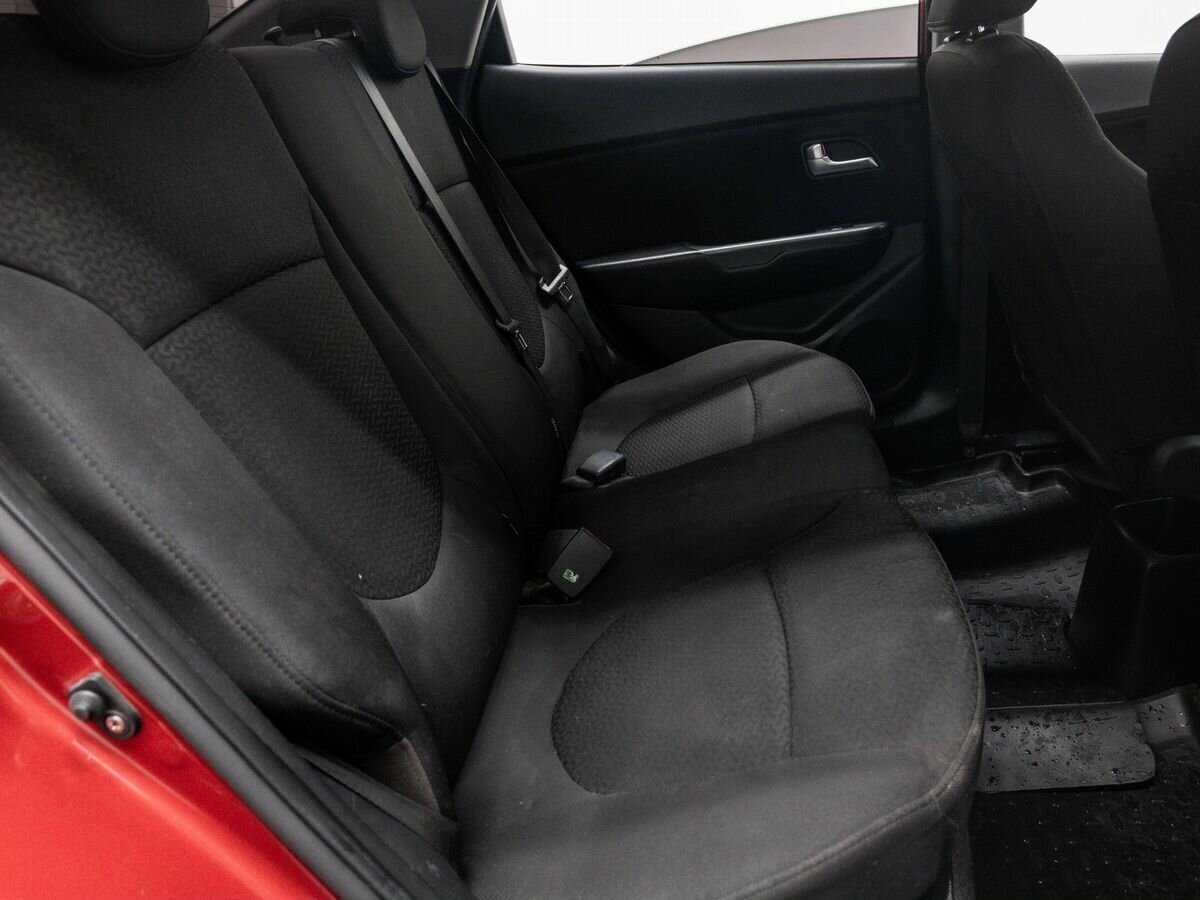 Kia Rio с пробегом — 2012 год. Фото: #9