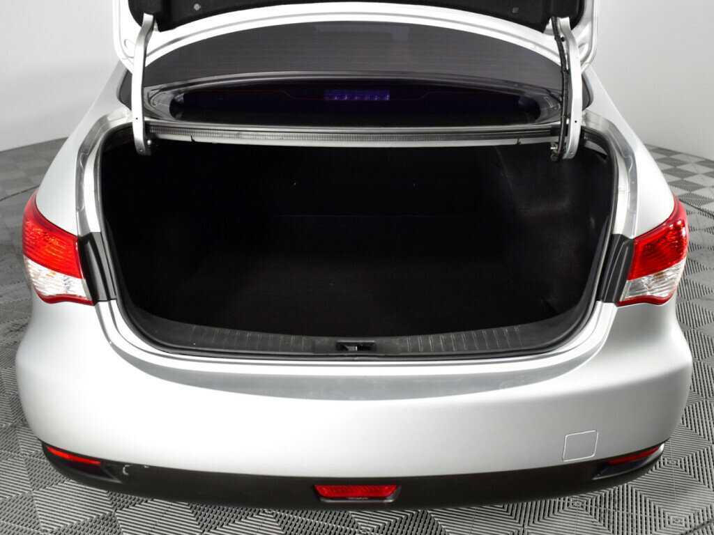 Nissan Almera с пробегом — 2013 год. Фото: #11