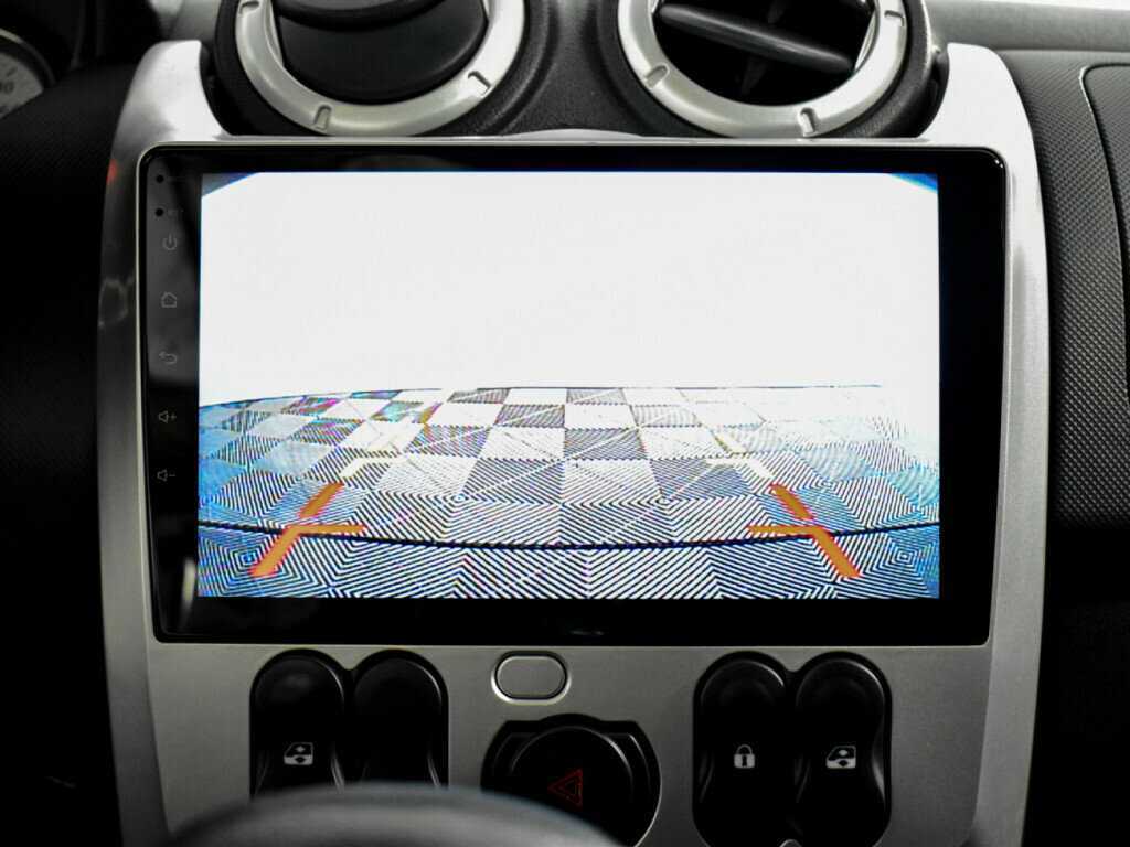 Renault Sandero с пробегом — 2012 год. Фото: #14