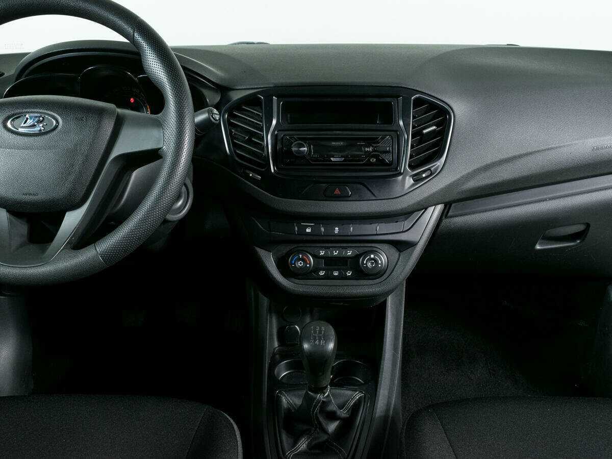 Lada (ВАЗ) Vesta с пробегом — 2017 год. Фото: #9