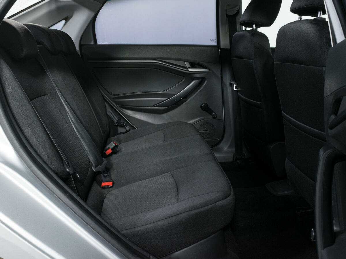 Lada (ВАЗ) Vesta с пробегом — 2017 год. Фото: #10