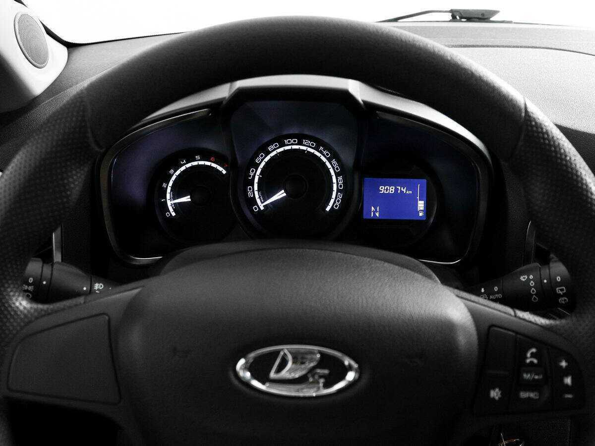 Lada (ВАЗ) XRAY с пробегом — 2018 год. Фото: #14