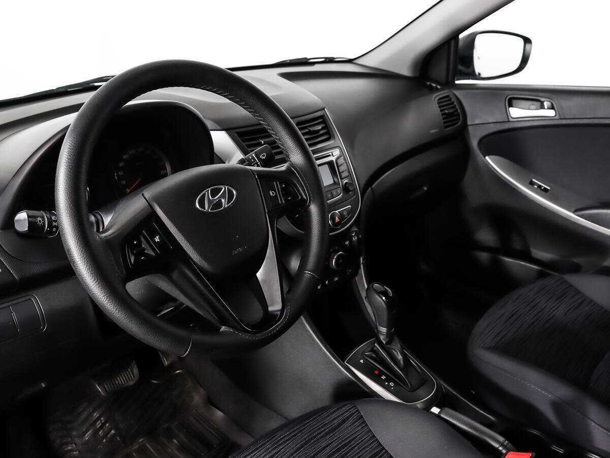 Hyundai Solaris с пробегом — 2014 год. Фото: #8