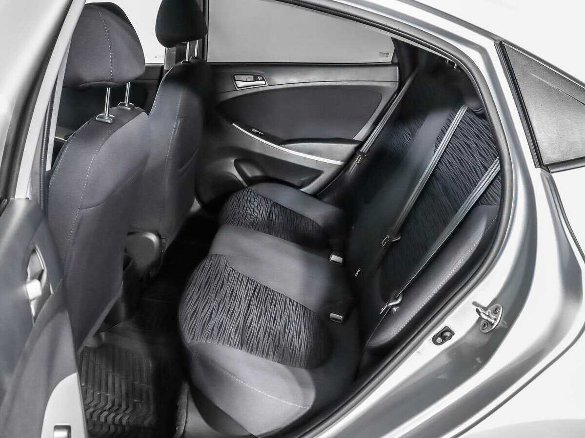 Hyundai Solaris с пробегом — 2014 год. Фото: #9