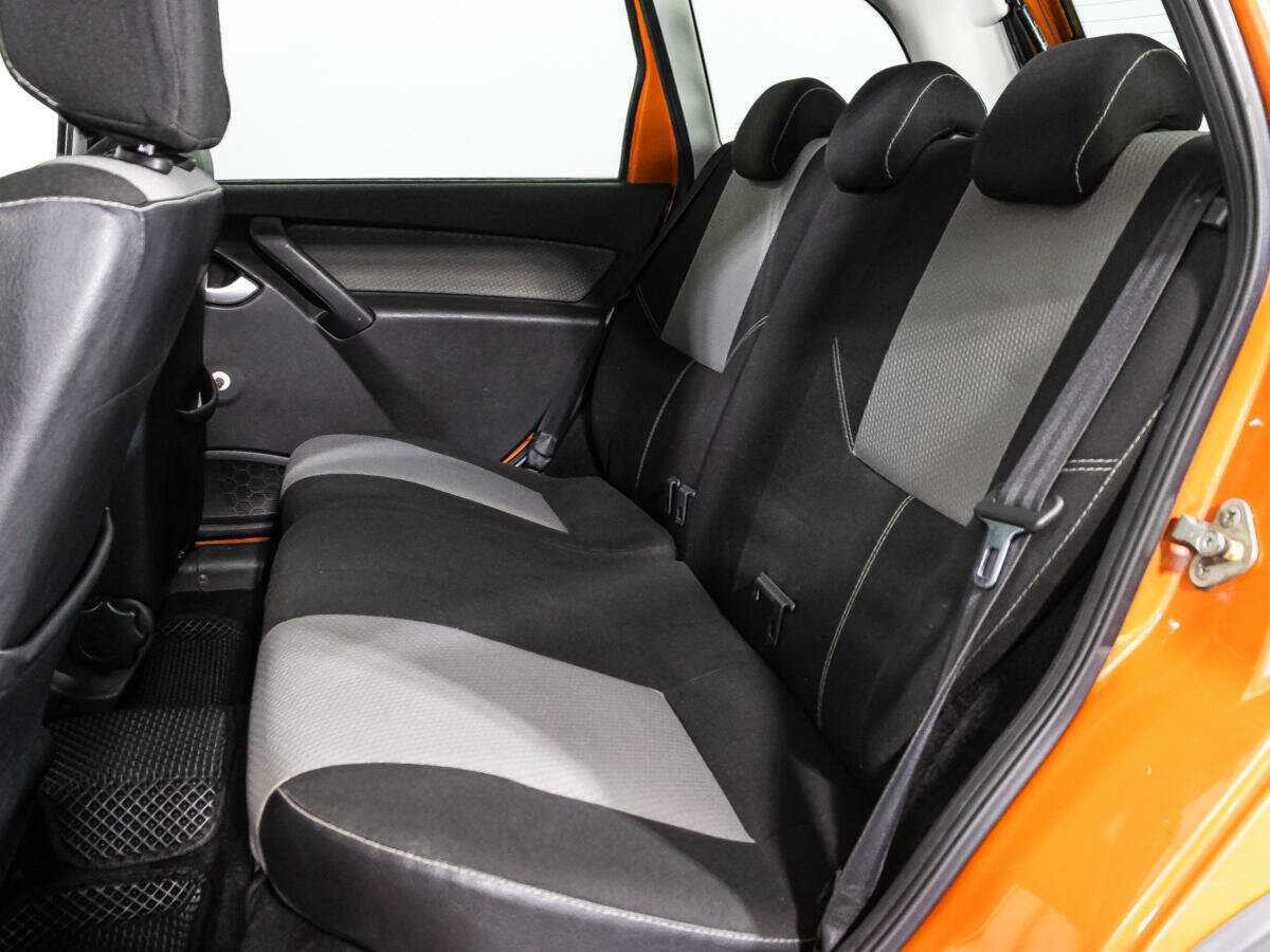 Lada (ВАЗ) Kalina с пробегом — 2015 год. Фото: #9