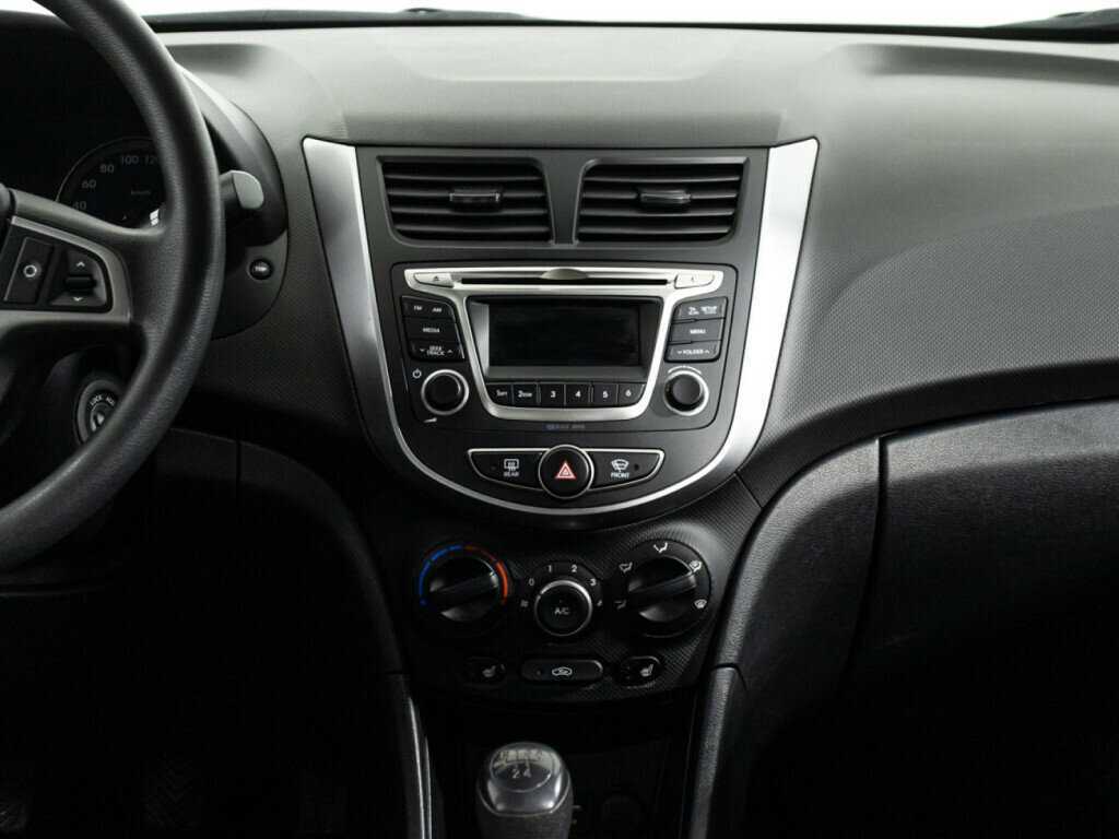 Hyundai Solaris с пробегом — 2016 год. Фото: #13