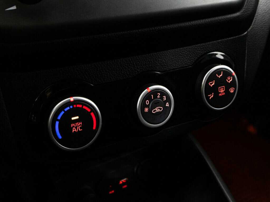 Kia Rio с пробегом — 2015 год. Фото: #14