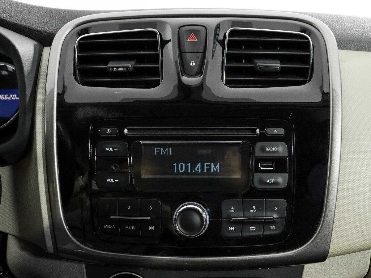 Renault Logan с пробегом — 2016 год. Фото: #12