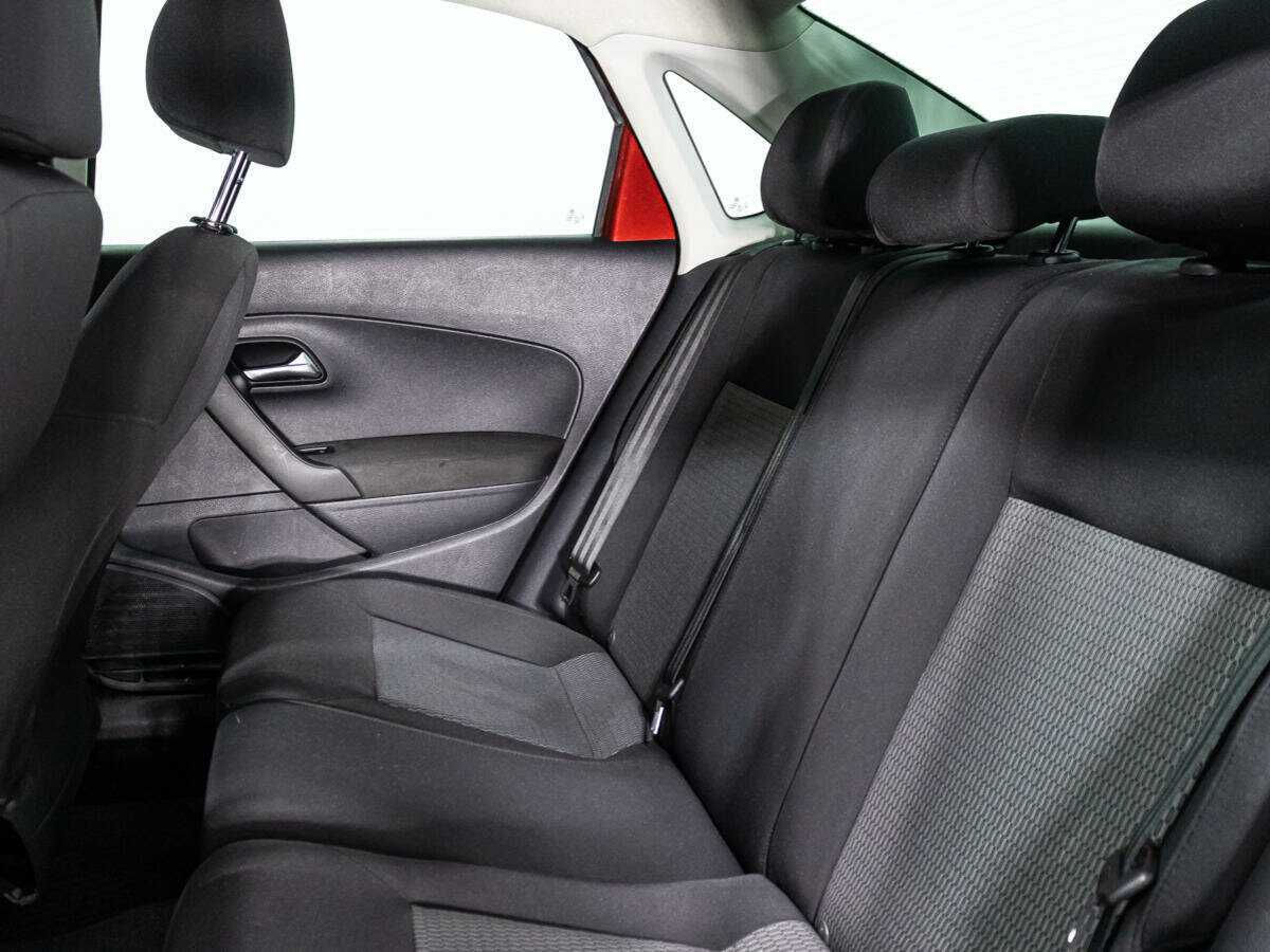 Volkswagen Polo с пробегом — 2014 год. Фото: #9