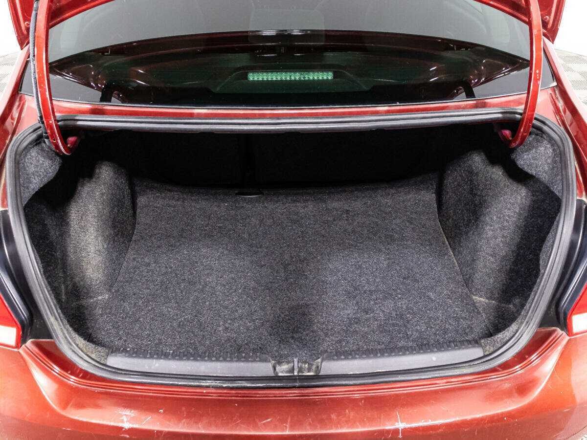 Volkswagen Polo с пробегом — 2014 год. Фото: #14