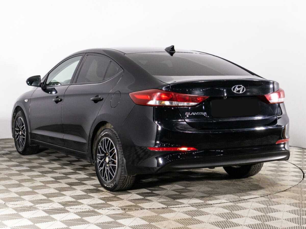 Hyundai Elantra с пробегом — 2017 год. Фото: #6