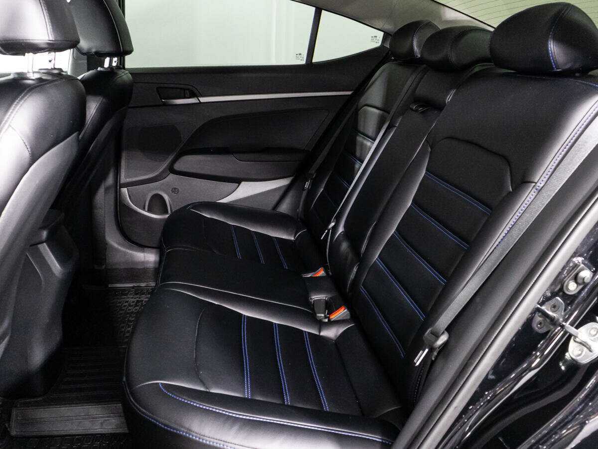 Hyundai Elantra с пробегом — 2017 год. Фото: #9
