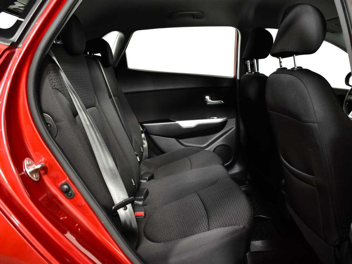 Kia Rio с пробегом — 2013 год. Фото: #9