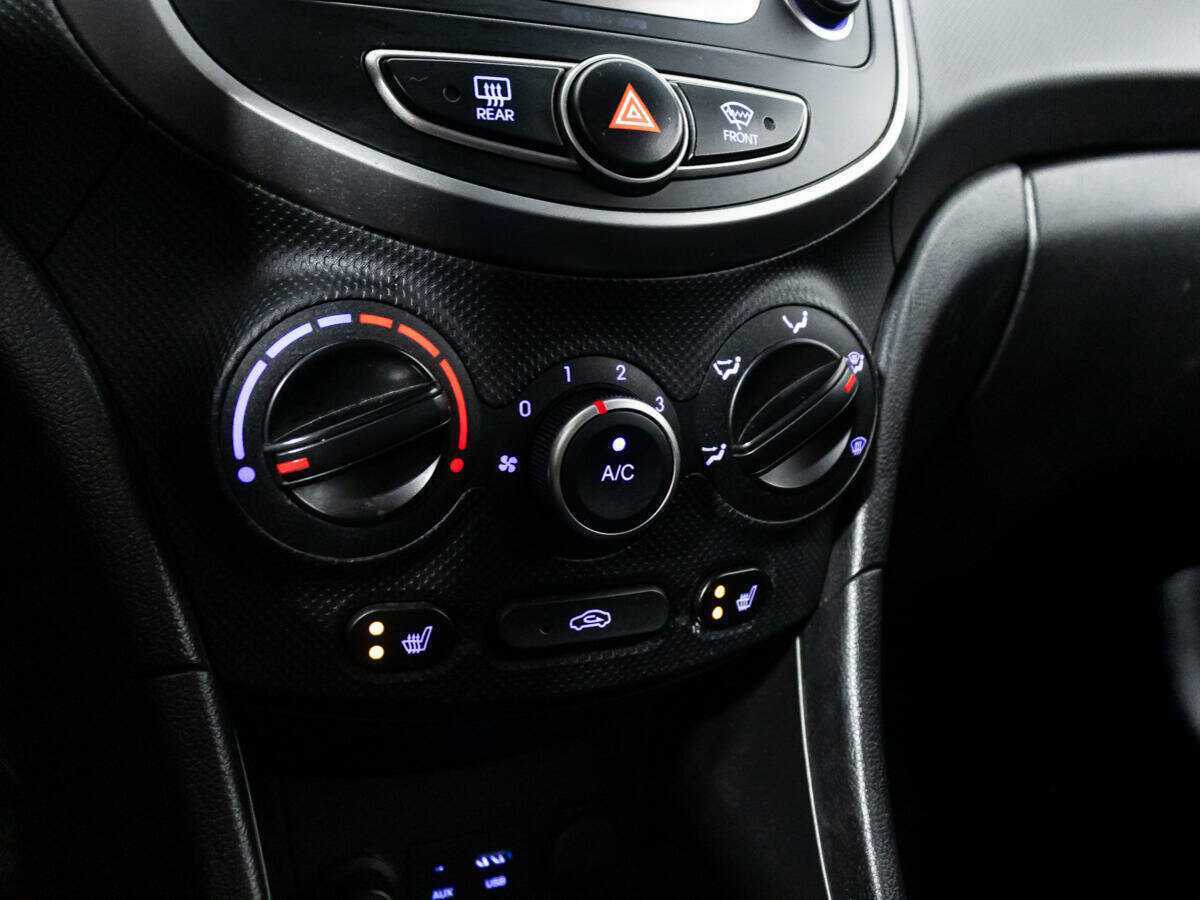 Hyundai Solaris с пробегом — 2015 год. Фото: #14