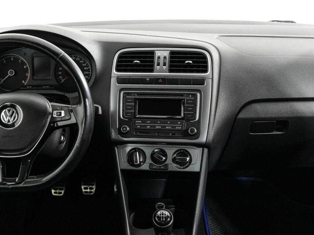 Volkswagen Polo с пробегом — 2016 год. Фото: #13