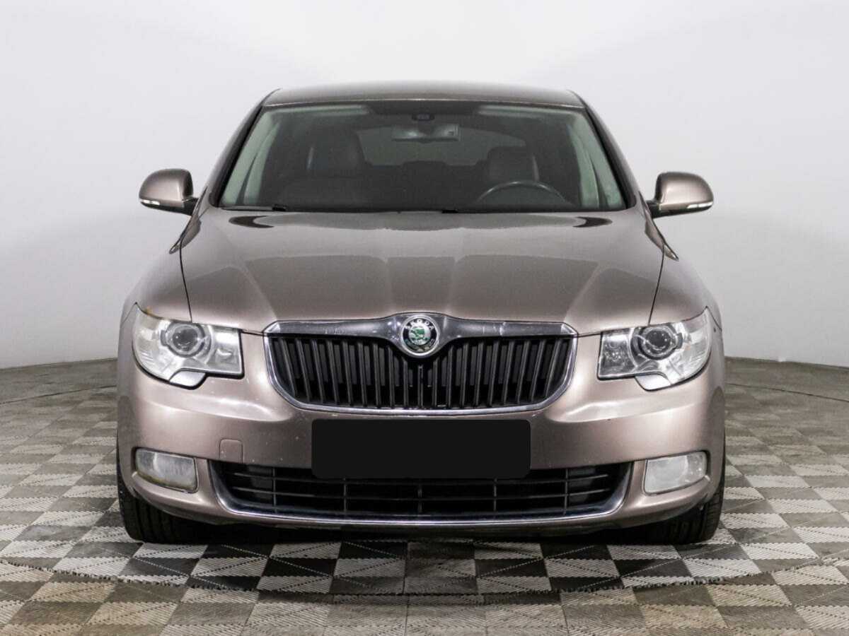 Skoda Superb с пробегом — 2012 год. Фото: #1