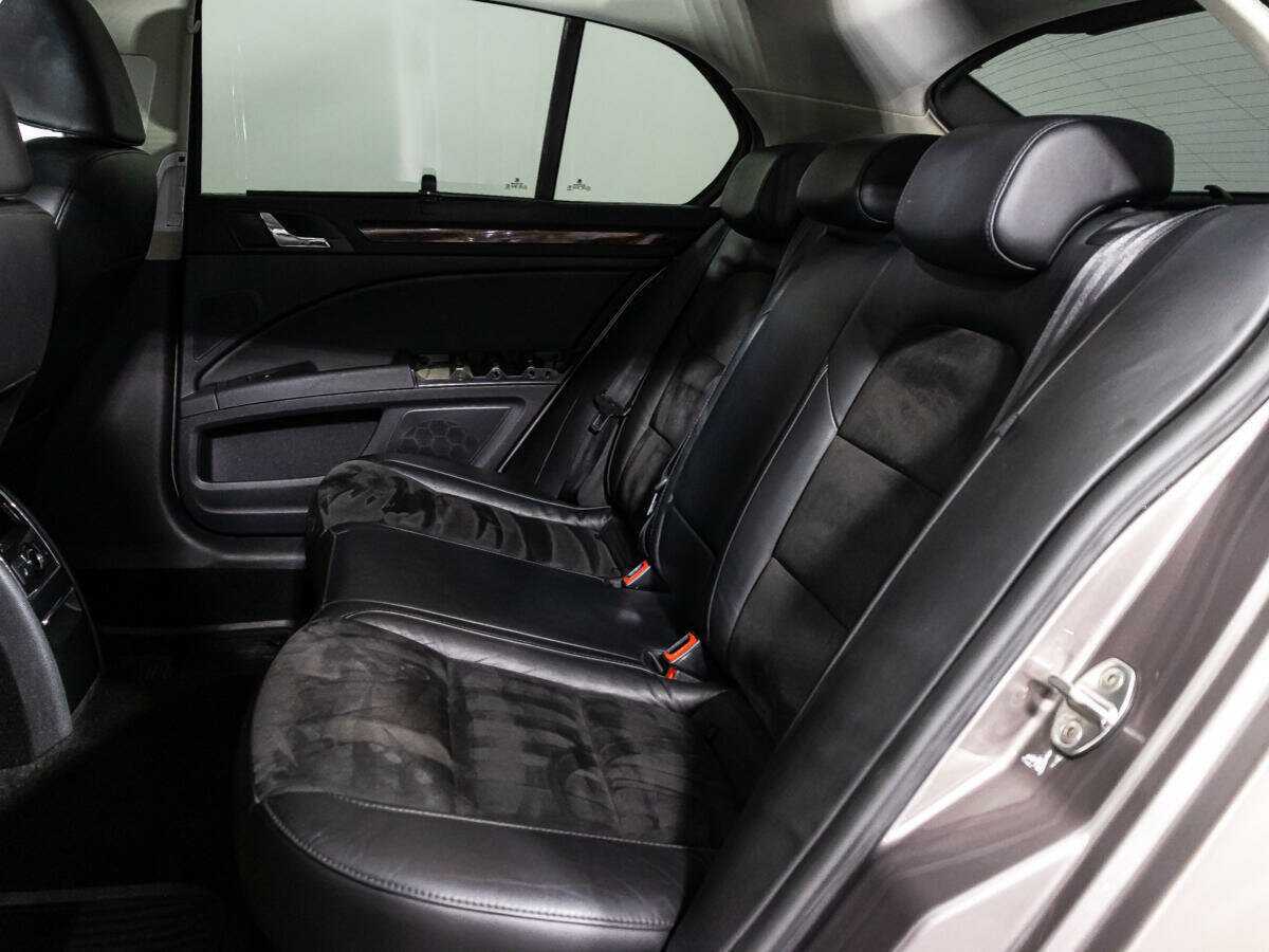 Skoda Superb с пробегом — 2012 год. Фото: #9