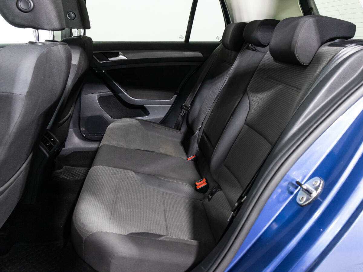 Volkswagen Golf с пробегом — 2012 год. Фото: #9