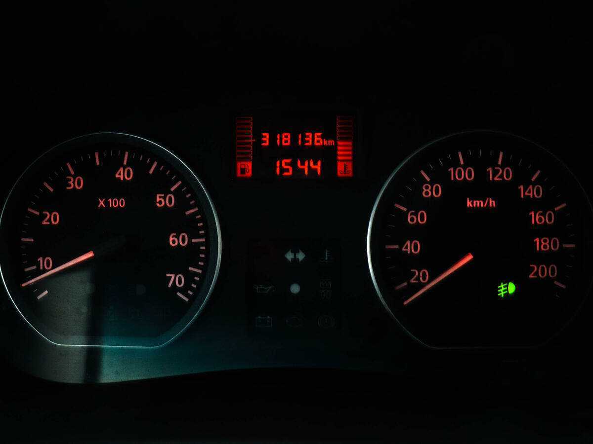 Renault Sandero с пробегом — 2012 год. Фото: #8