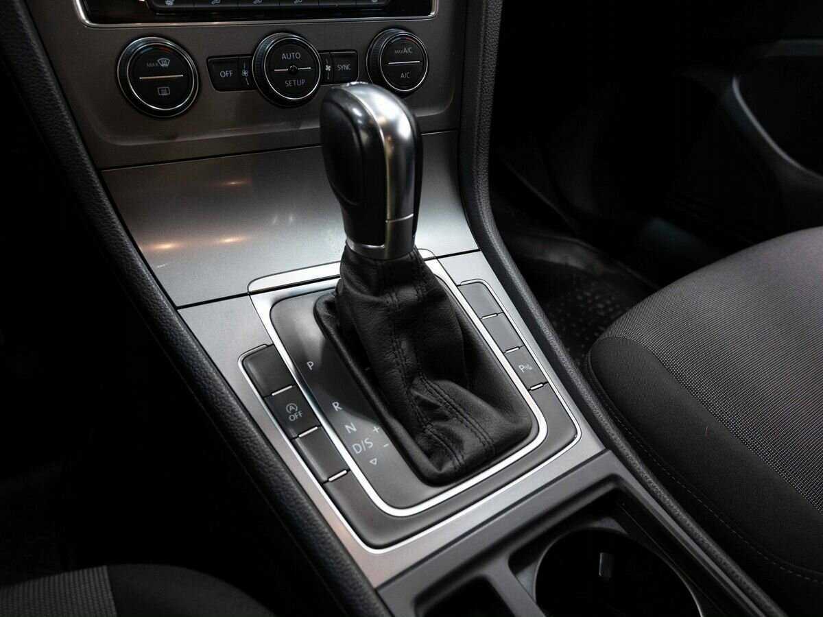 Volkswagen Golf с пробегом — 2013 год. Фото: #21