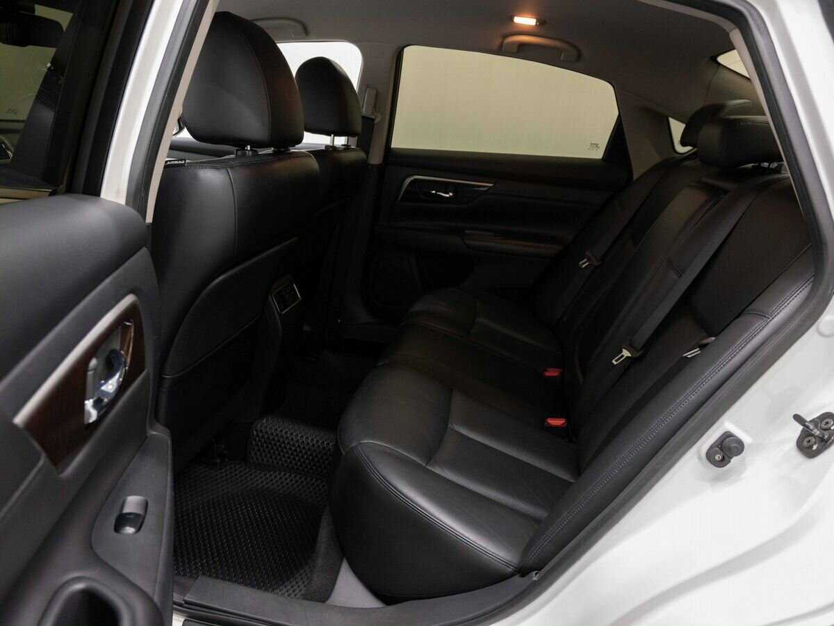 Nissan Teana с пробегом — 2015 год. Фото: #10