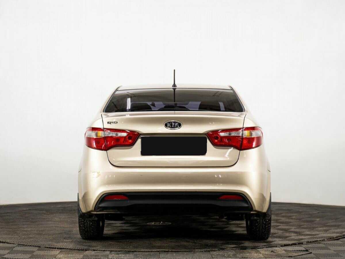 Kia Rio с пробегом — 2012 год. Фото: #4