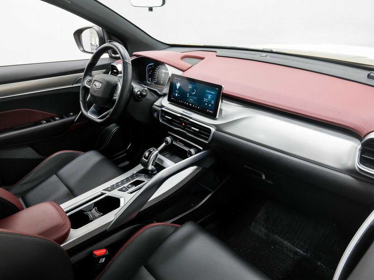 Geely Coolray с пробегом — 2022 год. Фото: #7