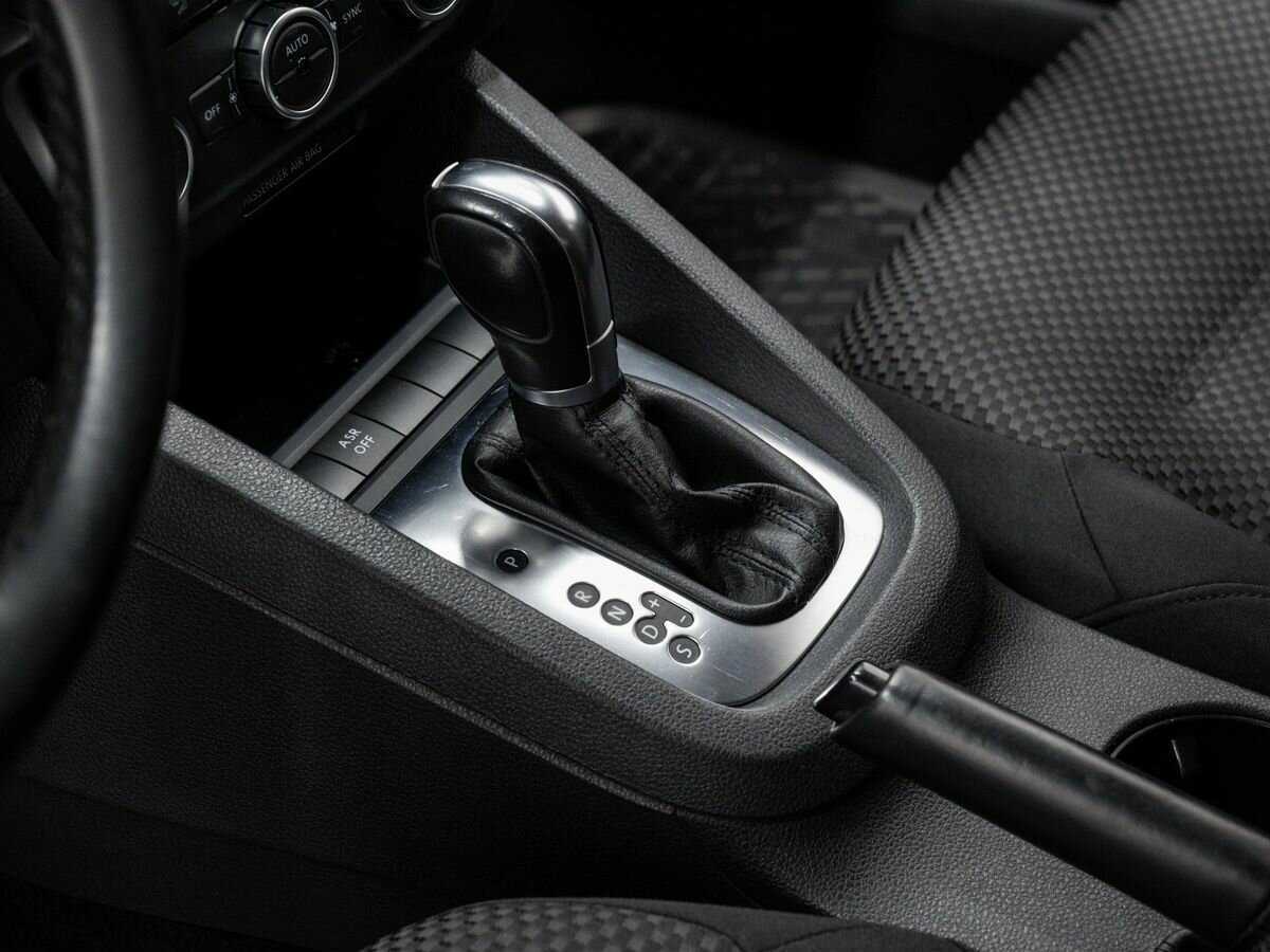 Volkswagen Jetta с пробегом — 2012 год. Фото: #17