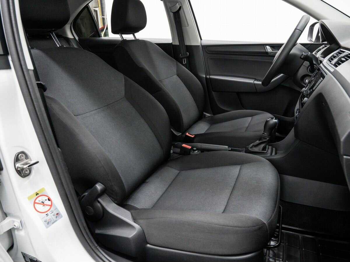 Skoda Rapid с пробегом — 2019 год. Фото: #8