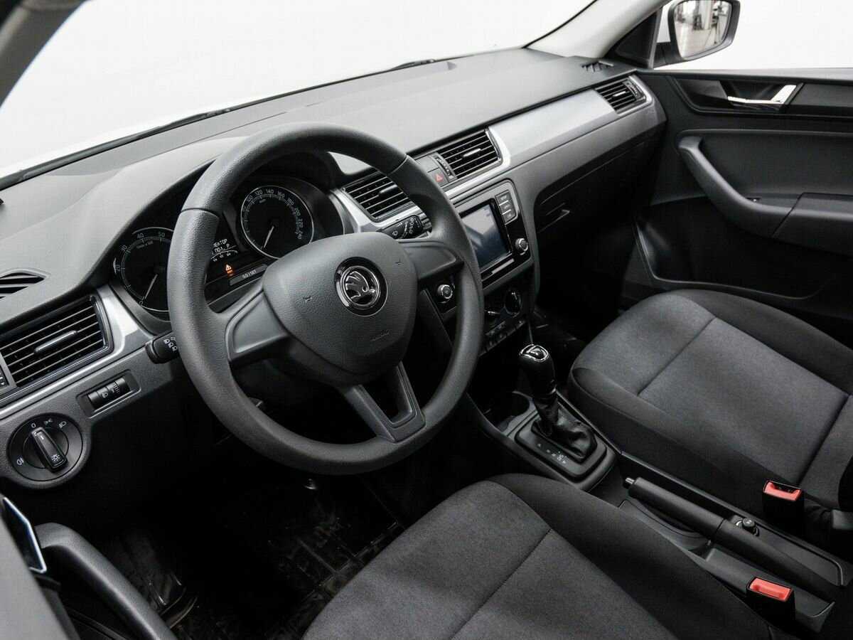 Skoda Rapid с пробегом — 2019 год. Фото: #13
