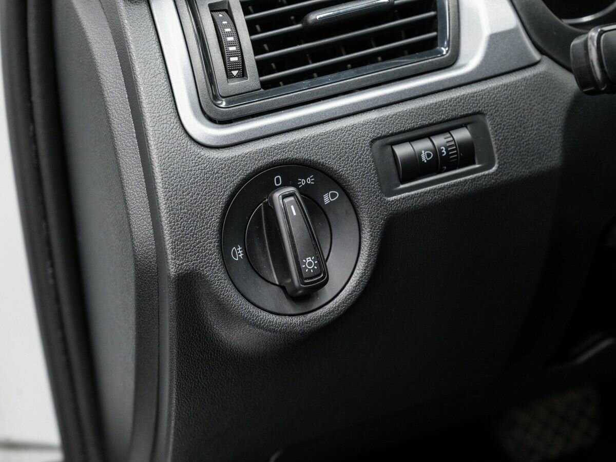 Skoda Rapid с пробегом — 2019 год. Фото: #16